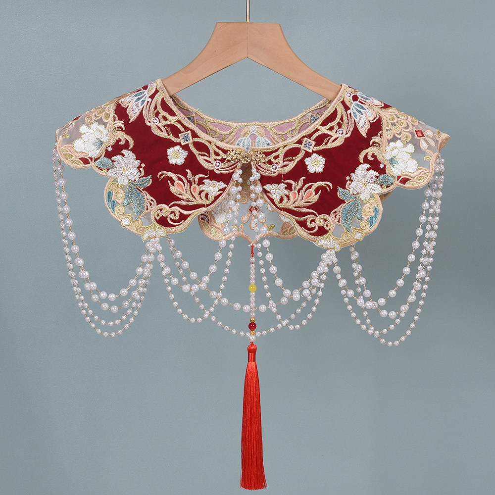 Beading - Cuello de cuentas rojo con diseño